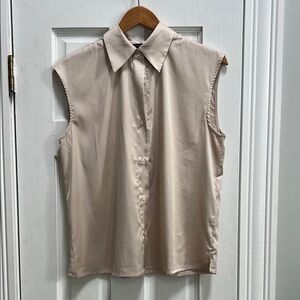 BANANA REPUBLIC Sleeveless Beige Button-Up Blouse